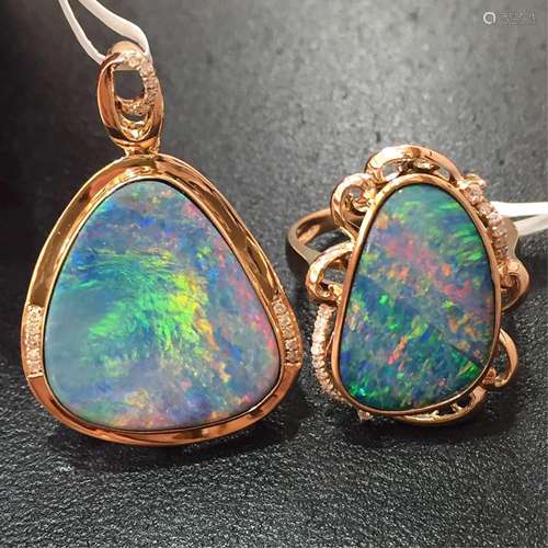 AUSTRALIA OPAL ON 18K GOLD PENDANT AND RING