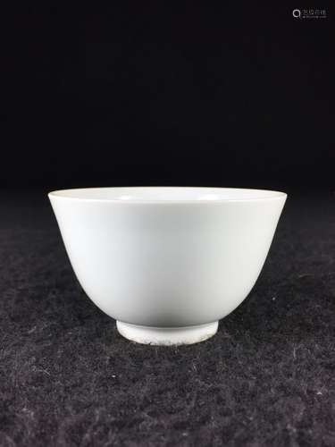 CHINESE WHITE GLAZED PORCELAIN CUP WITH MARK