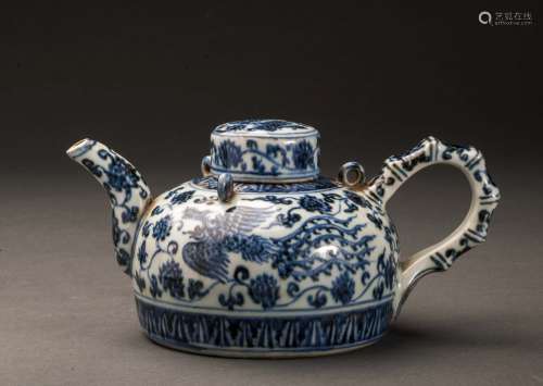 Ming Style Blue and White Porcelain Dragon Vase