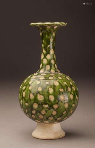 Longquan-type Green Glazed Two-handled Vase