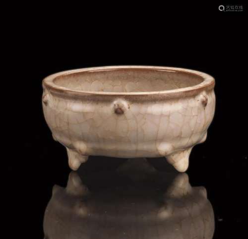 Ding-type Glazed Carving Flower Porcelain Bowl