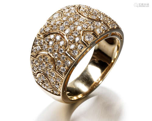 18K 白金鑲鑽石戒指