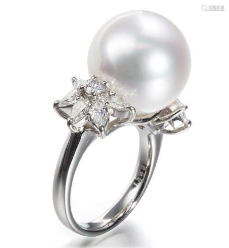 南洋珍珠鉑金鑲鑽石戒指