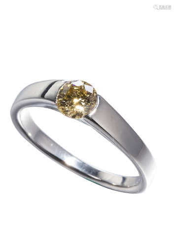 鉑金鑲黃鑽石戒指