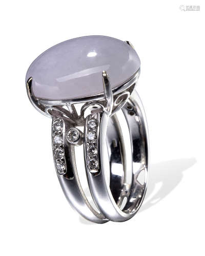 18K 白金鑲鑽石紫翡翠蛋面戒指