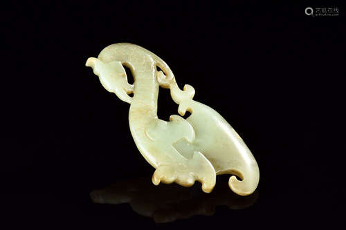 HETIAN CELADON WHITE JADE CARVED 'DRAGON' PENDANT