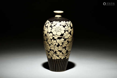 CIZHOU WARE FLOWER VASE