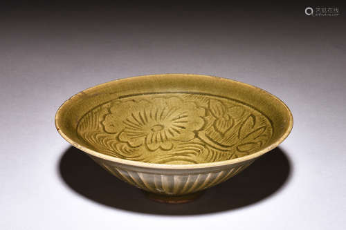 A VERY FINE NORTHERN SONG DYNASTY YAOZHOU KILN CELADON BOWL