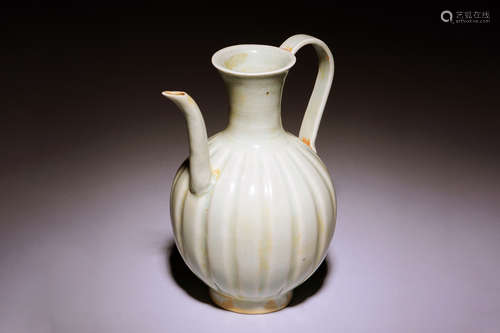 CELADON GLAZED LOBATED 'BEAST' LIDDED WINE EWER