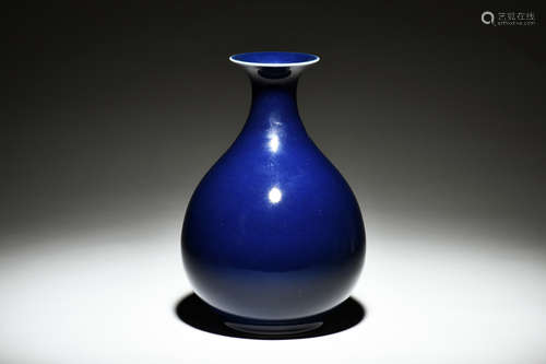 MONOCHROME BLUE GLAZED BOTTLE VASE