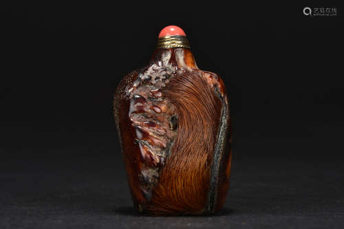 CARVED HORN SNUFF BOTTLE