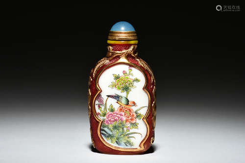 RED GLASS 'BIRDS AND FLOWERS' SNUFF BOTTLE