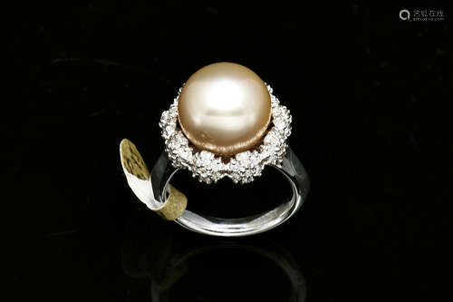 GOLDEN SOUTH SEA PEARL SET IN A 14K WHITE GOLD DIAMOND RING