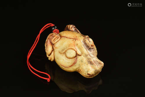 JADE CARVED 'RAM HEAD' ORNAMENT