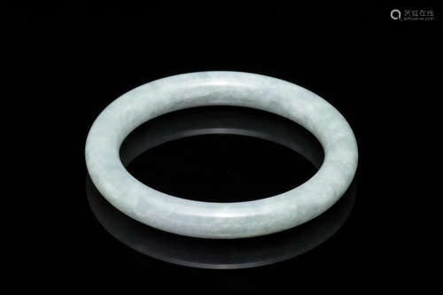 MYANMAR JADE ROUND BANGLE