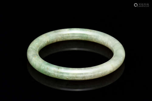 MYANMAR JADE ROUND BANGLE