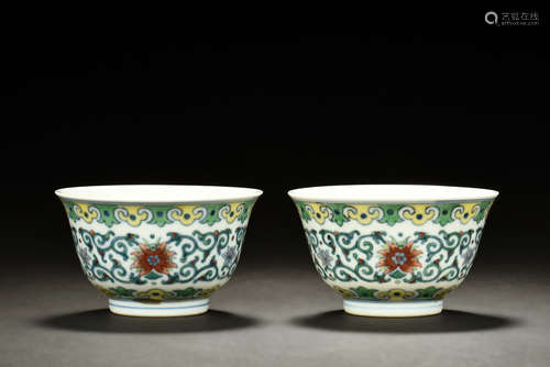 PAIR OF DOUCAI 'FLOWERS' CUPS