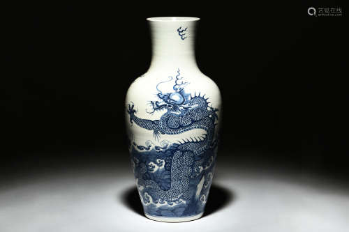 BLUE AND WHITE 'DRAGON' VASE