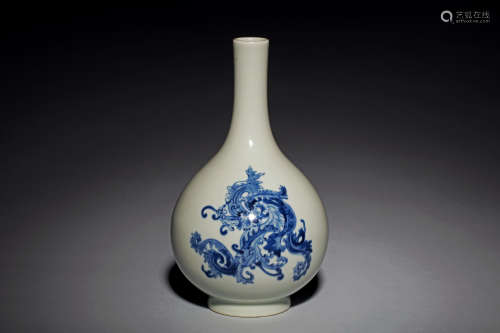 BLUE AND WHITE 'PHOENIX' VASE