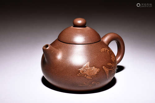 YIXING ZISHA 'MANDARIN DUCKS' TEAPOT