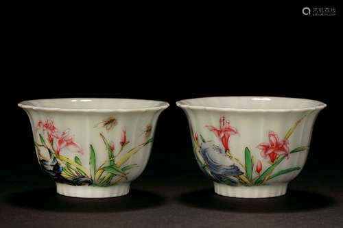 PAIR OF FAMILLE ROSE FLORIFORM CUPS