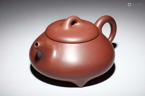 YIXING ZISHA TRIPOD TEAPOT