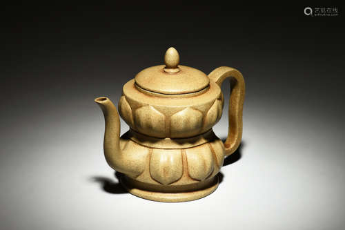 YIXING ZISHA 'LOTUS PETALS' TEAPOT