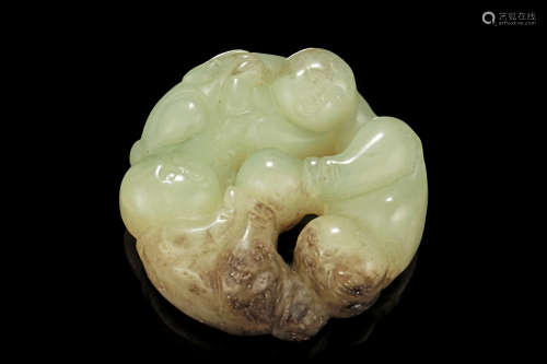 HETIAN JADE CARVED 'CHILDREN' ORNAMENT