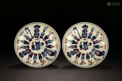 PAIR OF FAMILLE ROSE 'VASES' DISHES