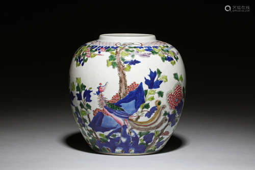 A VERY RARE AND MAGNIFICENT LATE KANGXI FAMILLE ROSE DECORATED JAR