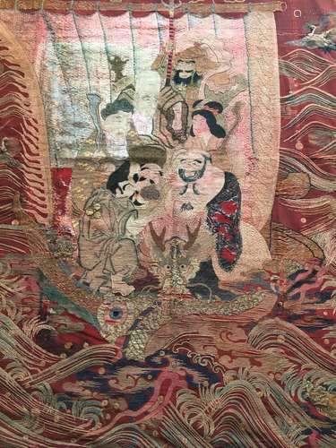 A LARGE CHINESE ANTIQUE EMBROIDERED PANEL