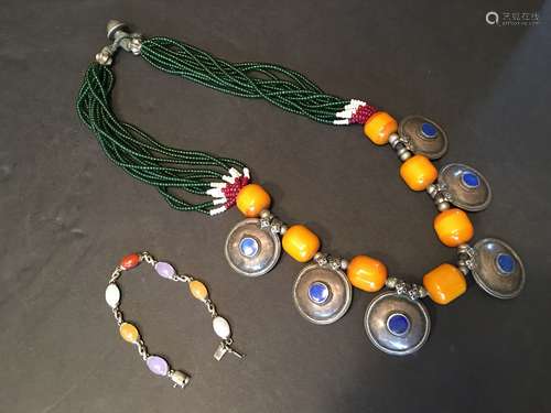 ANTIQUE Chinese Mila Silver necklace and Feicui Jade bracelet, late 19th Century, 16