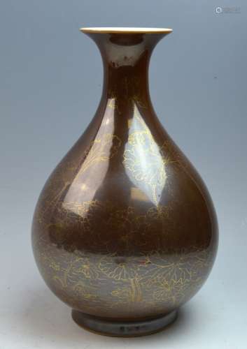 Chinese Persimmon Glazed Gold Gilt Porcelain Vase