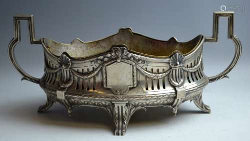 Silver Centerpiece with Alloy-lining