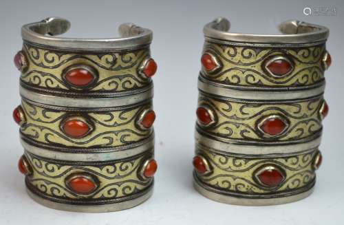 Two Silver Bracelet with Agate Inlaid