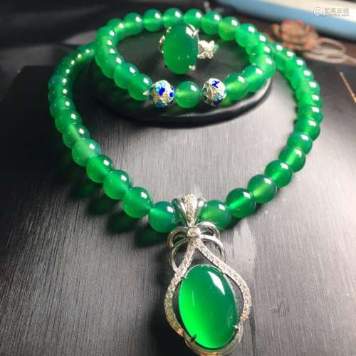 Set of Natural Green Stone Necklace, ring and Bracelet
