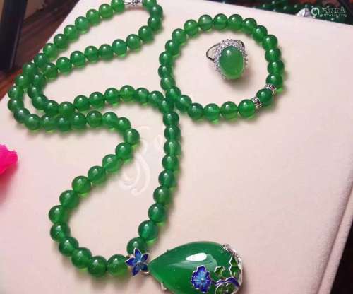 Set of Green Quartz Necklace, bracelet and Ring