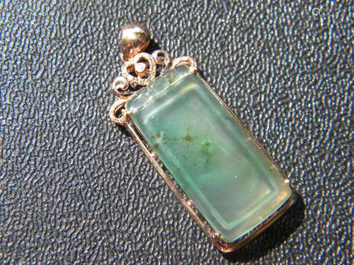 18K Gold Diamond Green Jadeite Pendant