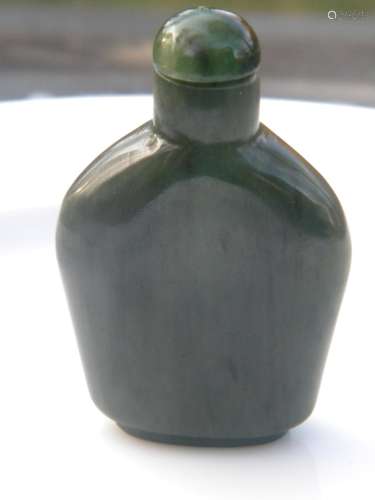 Antique Chinese Nephrite Green Jade Snuff Bottle