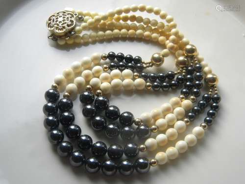 Antique Bead Necklace Four Strings