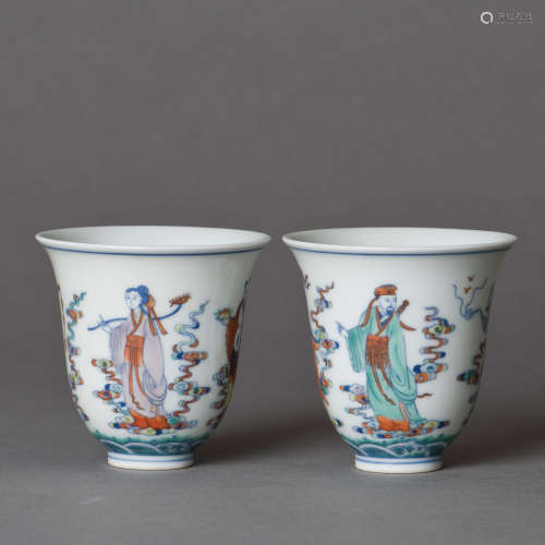 A PAIR OF DOUCAI PORCELAIN CUPS