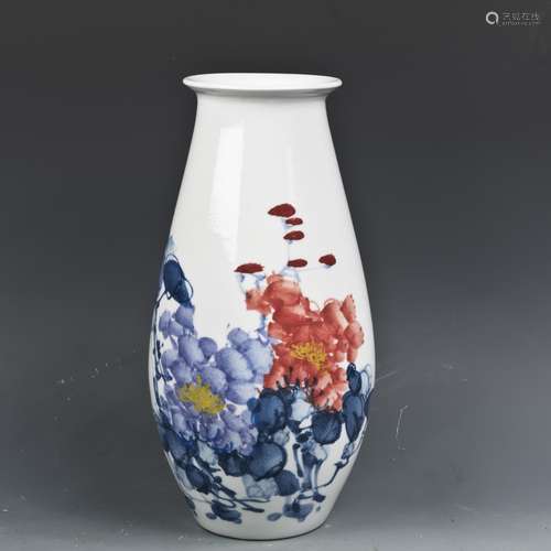 FLOWER FAMILLE ROSE PORCELAIN VASE