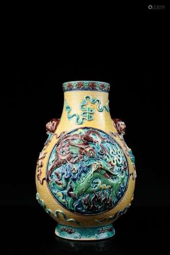 A biscuit glaze porcelain vase, 19th/20th century,