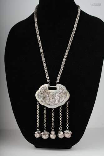 A Chinese silver Lock necklace, Qing dynasty,