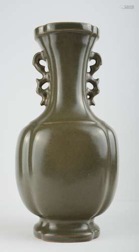 A tea dust glazed vase, Qing dynasty,