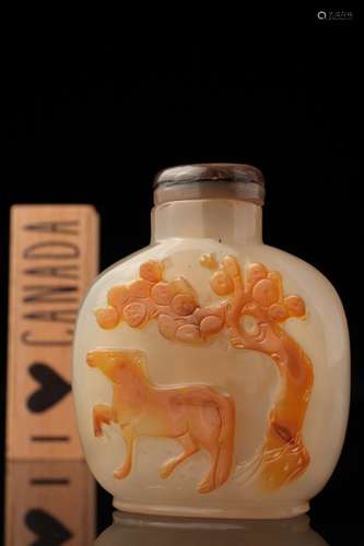 An agate snuff bottle, Qing Dynasty, 18th/19th c.,