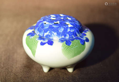 Japanese Studio Porcelain Censer by Kanzan