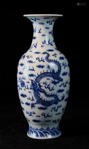 Chinese Blue White Porcelain Vase with Dragon Motif