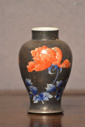 Japanese Studio Porcelain Vase - Makuzo Kozan