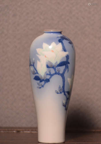 Japanese Fukugawa  Porcelain Vase - Magnolia